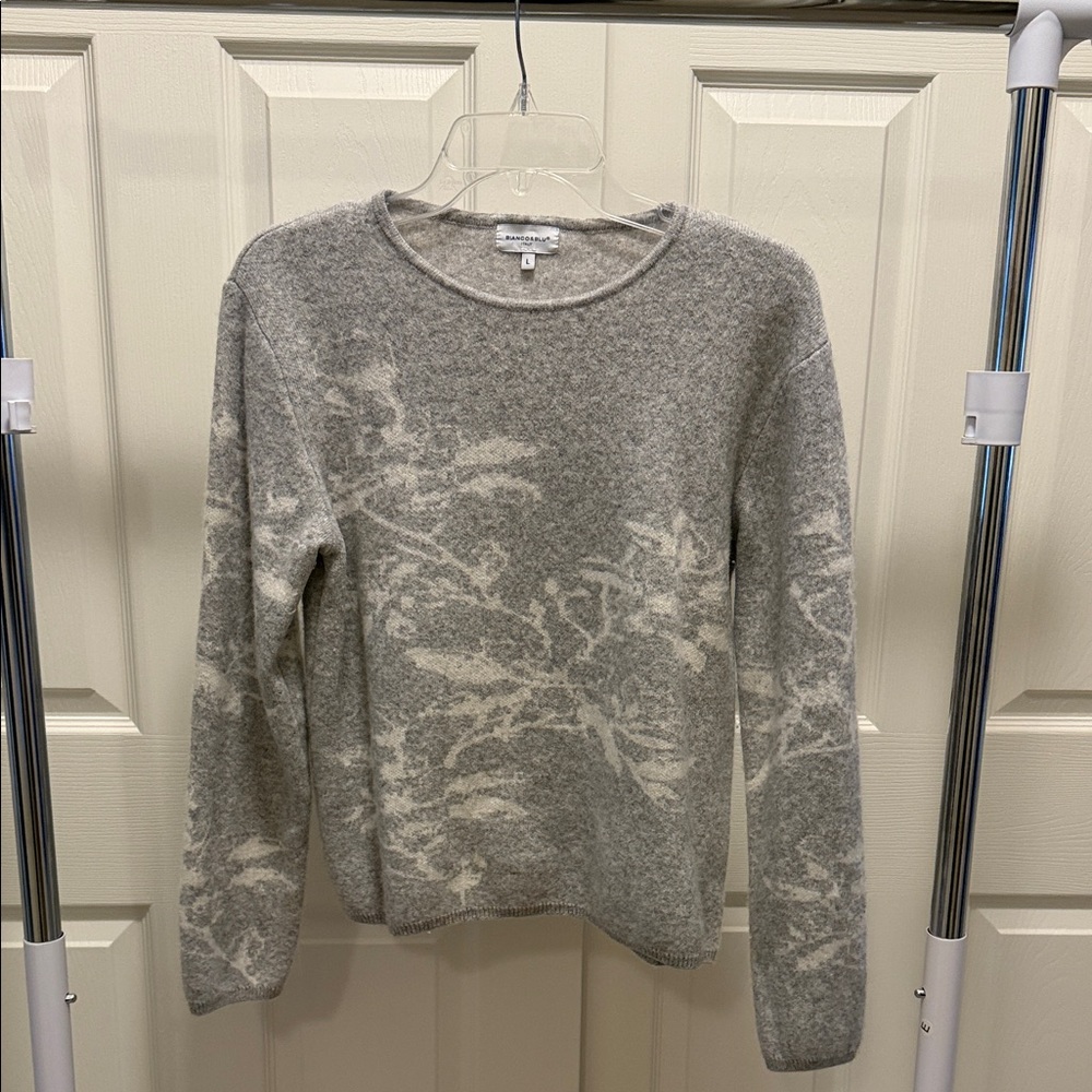 Elegant Gray and White Women's Sweater